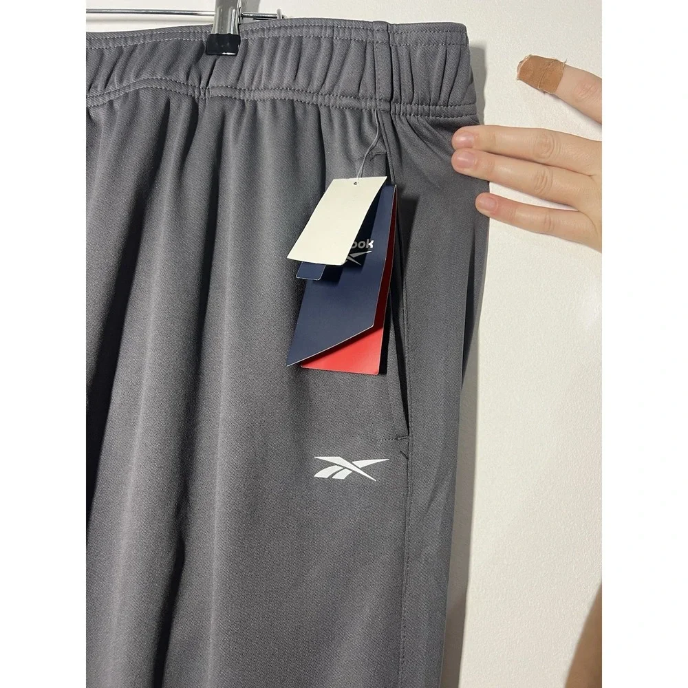Men's Big and Tall NWT Reebok Gray Jogger Sweatpants Size 3XL W/Zipper Pocket